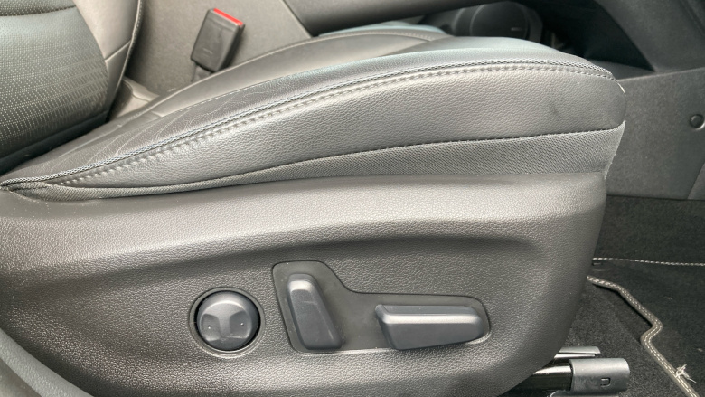 Hyundai Kona 150kW Premium SE 64kWh 5dr Auto Electric Hatchback